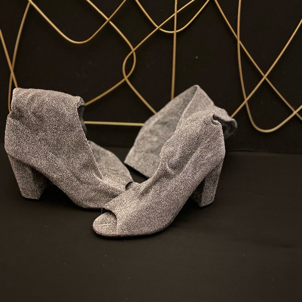 Ladies sparkle knee boots.